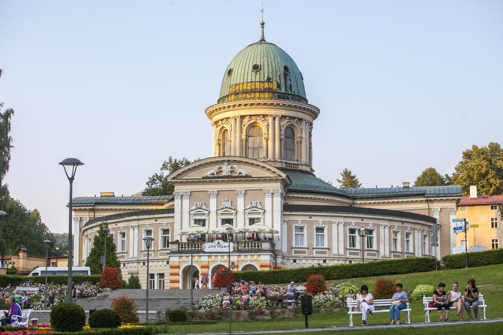 Hotel Alhambra Lądek-Zdrój Eksteriør billede